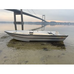 MODELL AQUARIB 4000 AKTION Dieser Monat mit Bootstrailer / Slipwagen mit Bugrad und Anh�ngerkupplung